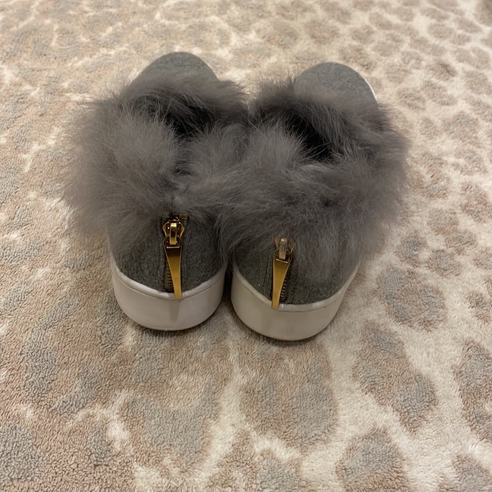 Donna Karan gray faux fur sneakers size 9 - Picture 2 of 8